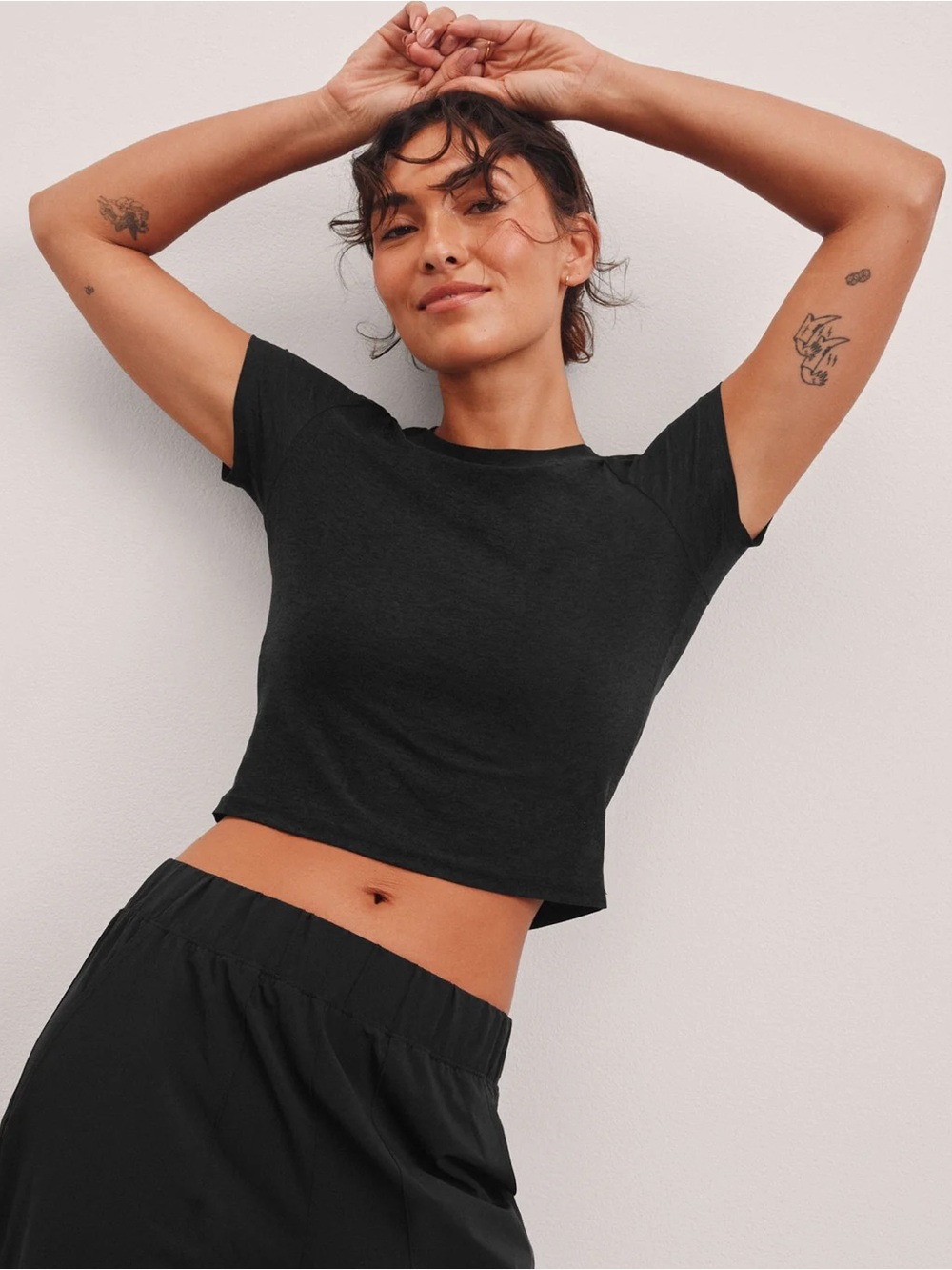 BEYOND YOGA Featherweight Supreme Cropped Tee - Darkest Night